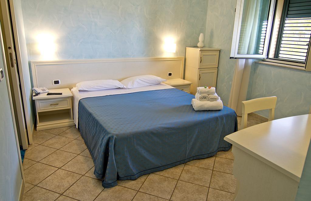 Hotel Capital Cupra Marittima Zimmer foto