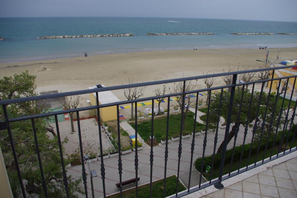 Hotel Capital Cupra Marittima Zimmer foto